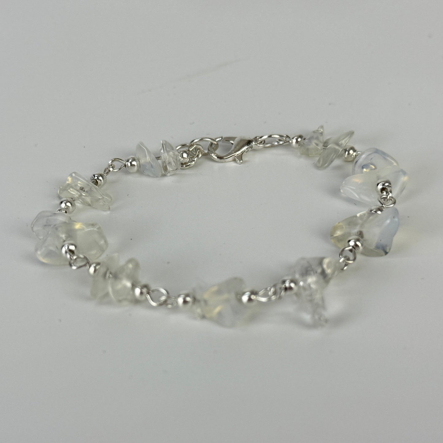 Mondstein-Armband „Intuitionskraft“ – Handgefertigt in Lima, Peru, für schmale Handgelenke