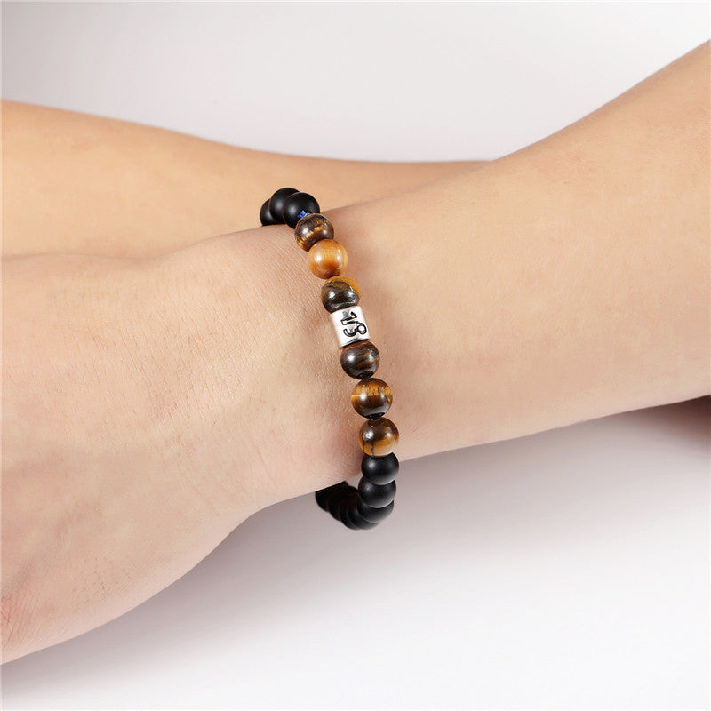 Tigerauge Sternzeichen-Armband am Handgelenk
