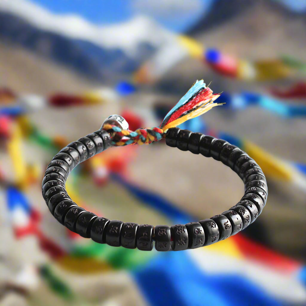 TIBETISCHES GLÜCKSKNOTENARMBAND - Om Mani Padme Hung - Juwelanda