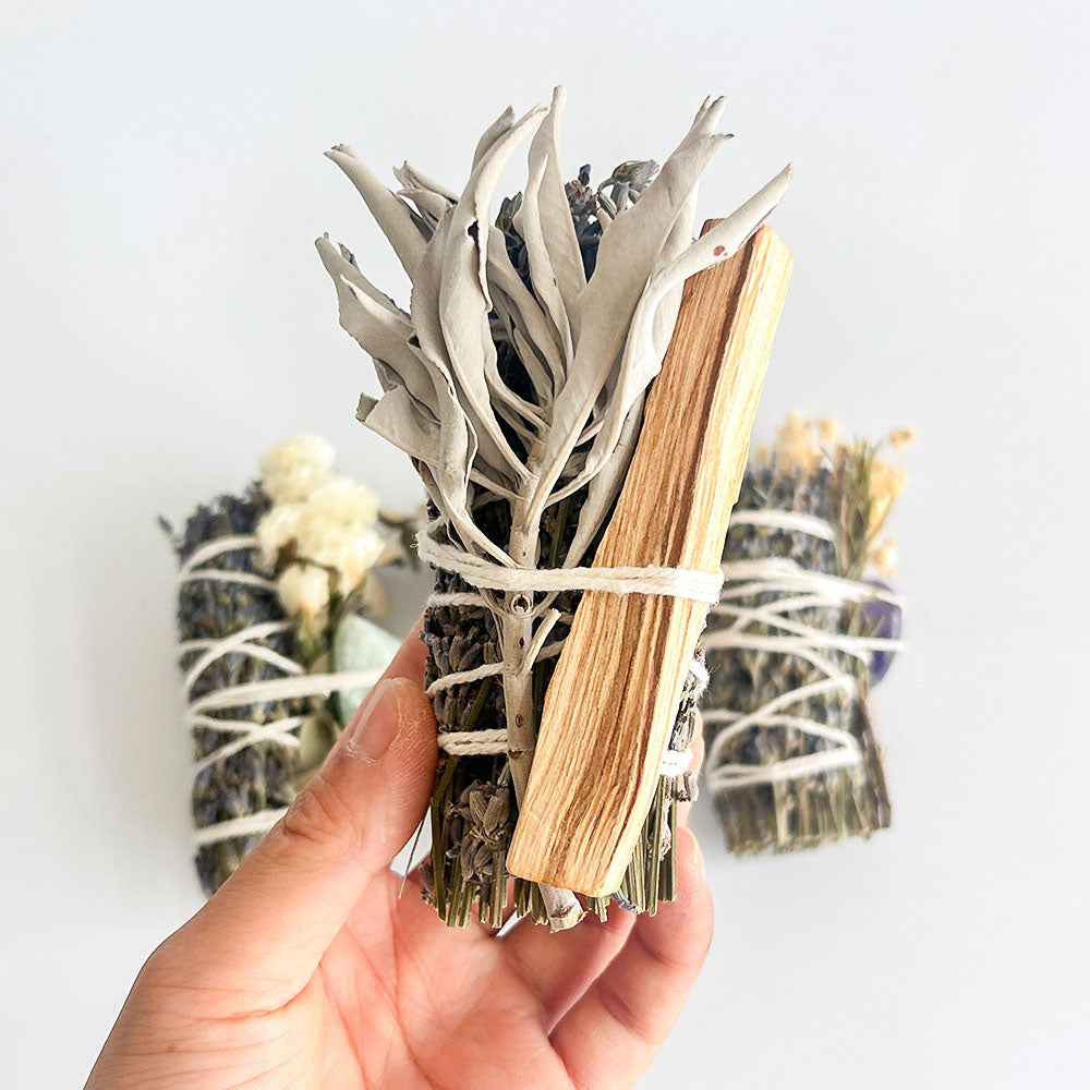 Lavendel Räucher-Set mit Weißem Salbei, Palo Santo & Kristallen