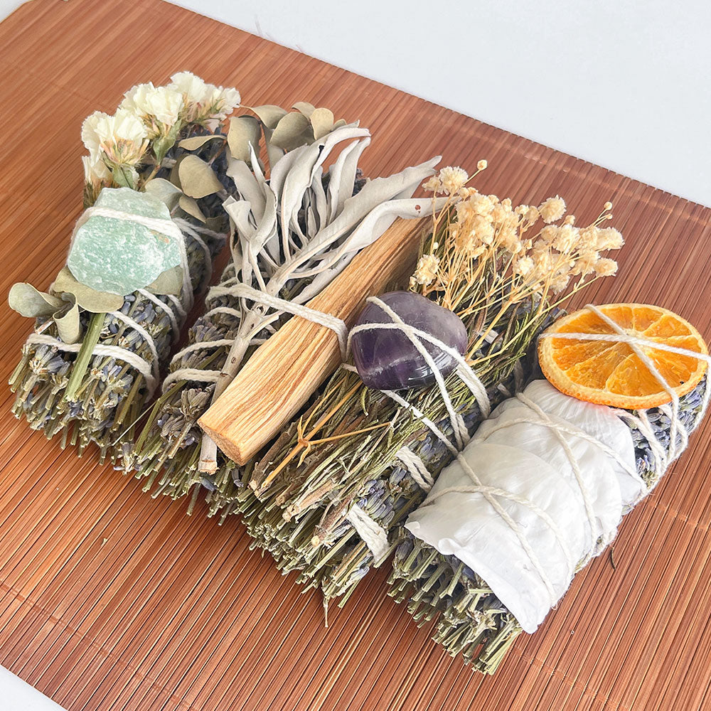 Lavendel Räucher-Set mit Weißem Salbei, Palo Santo & Kristallen