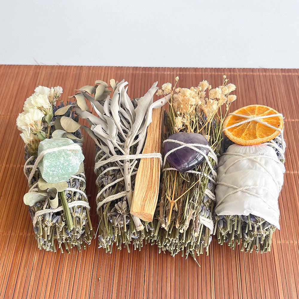 Lavendel Räucher-Set mit Weißem Salbei, Palo Santo & Kristallen