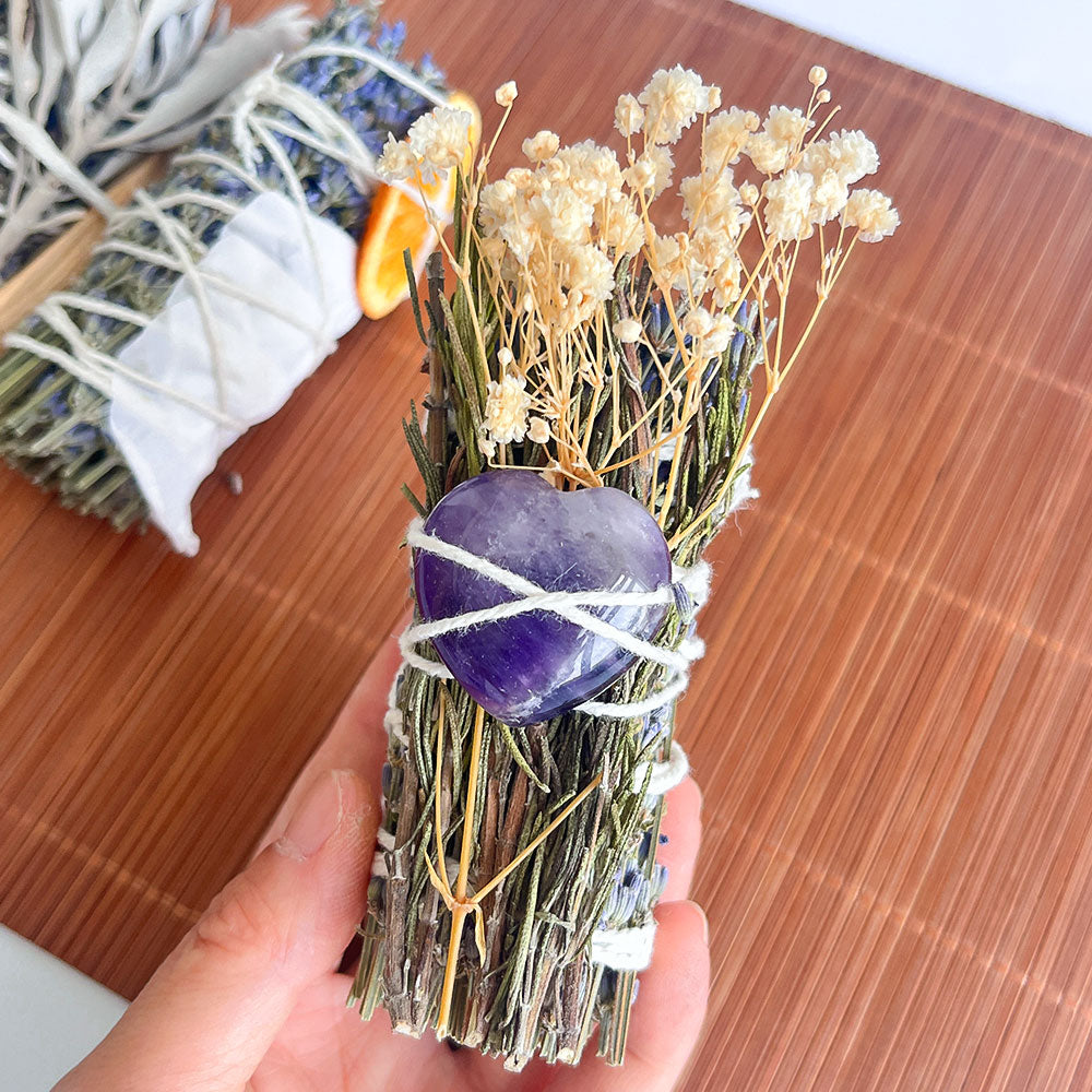 Lavendel Räucher-Set mit Weißem Salbei, Palo Santo & Kristallen
