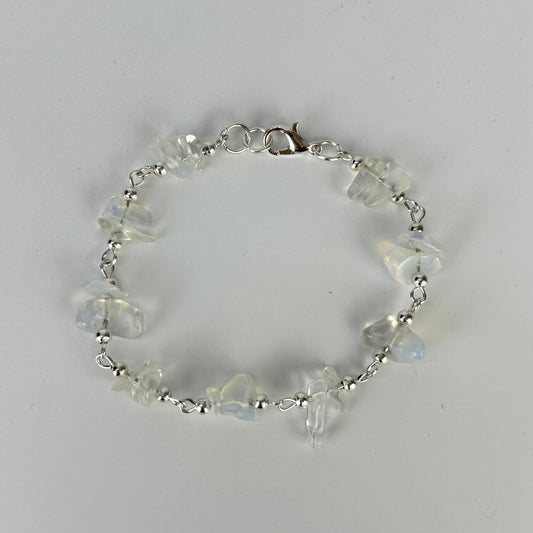 Mondstein-Armband „Intuitionskraft“ – Handgefertigt in Lima, Peru, für schmale Handgelenke