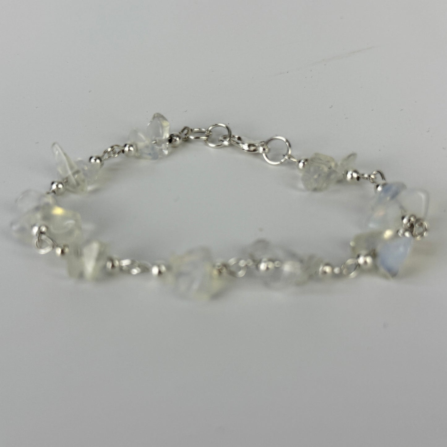 Mondstein-Armband „Intuitionskraft“ – Handgefertigt in Lima, Peru, für schmale Handgelenke