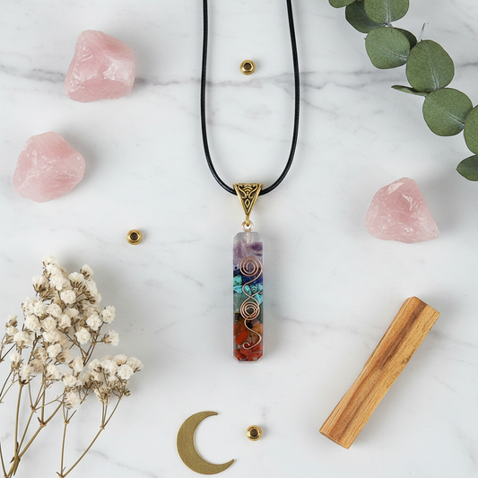 7 Chakra Orgonit Halskette mit Naturstein-Chips und Kupferspirale