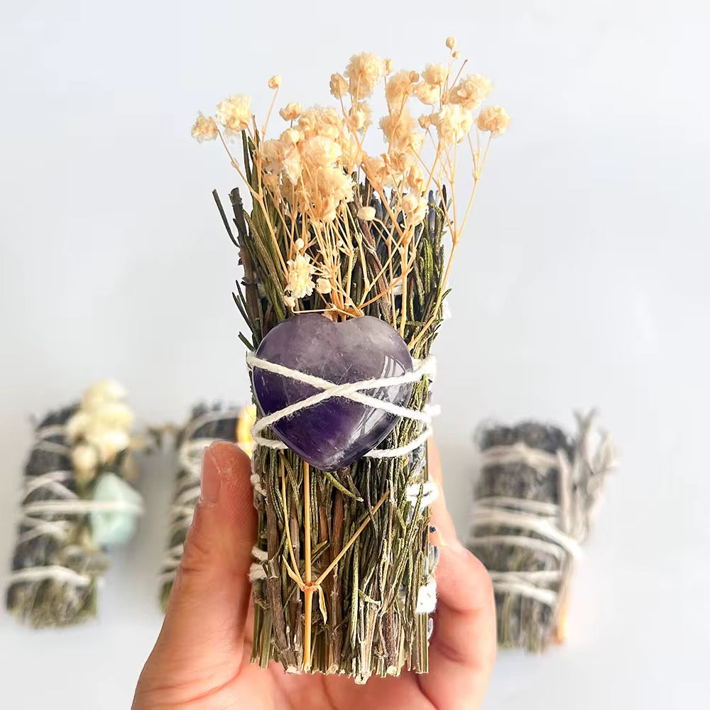 Lavendel Räucher-Set mit Weißem Salbei, Palo Santo & Kristallen