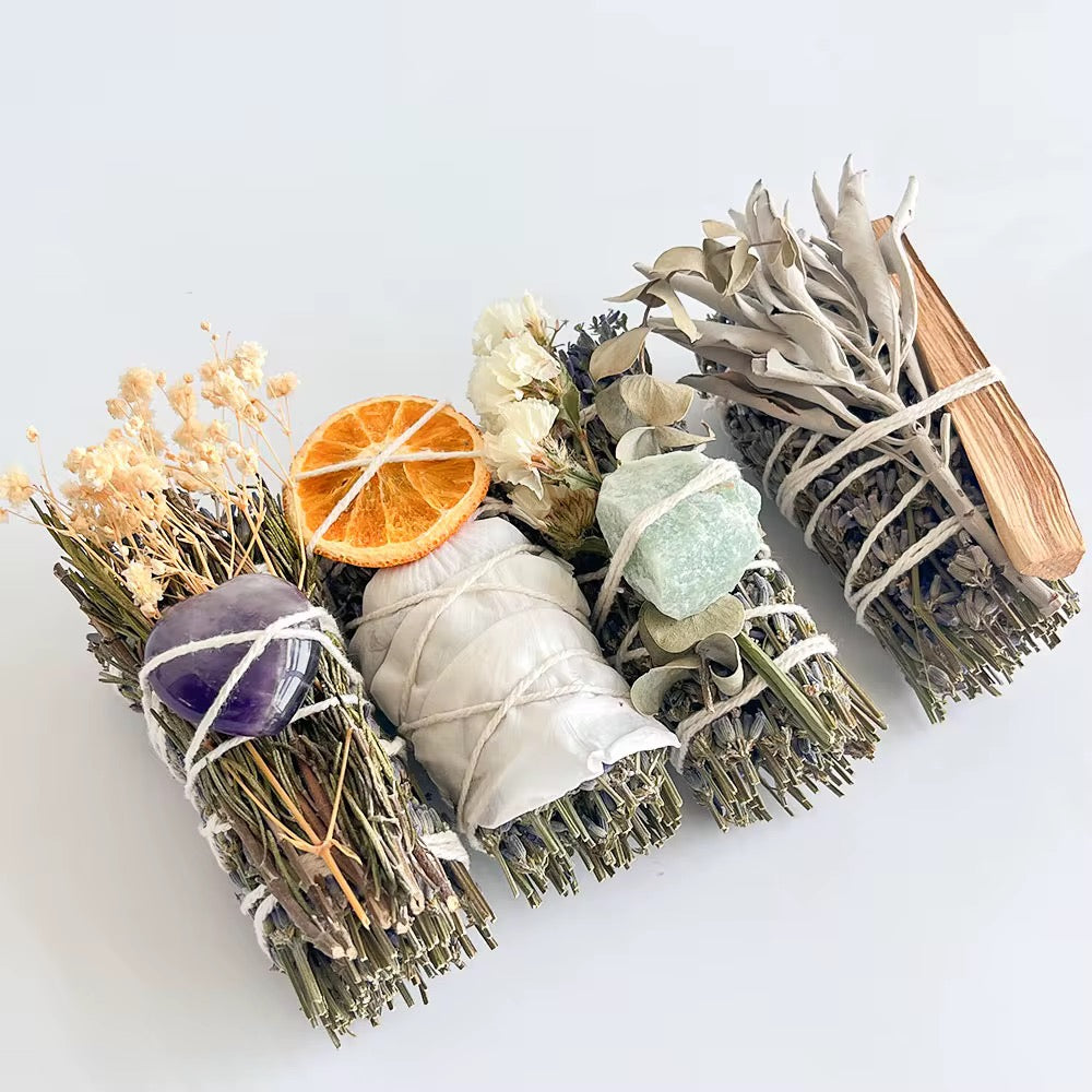 Lavendel Räucher-Set mit Weißem Salbei, Palo Santo & Kristallen