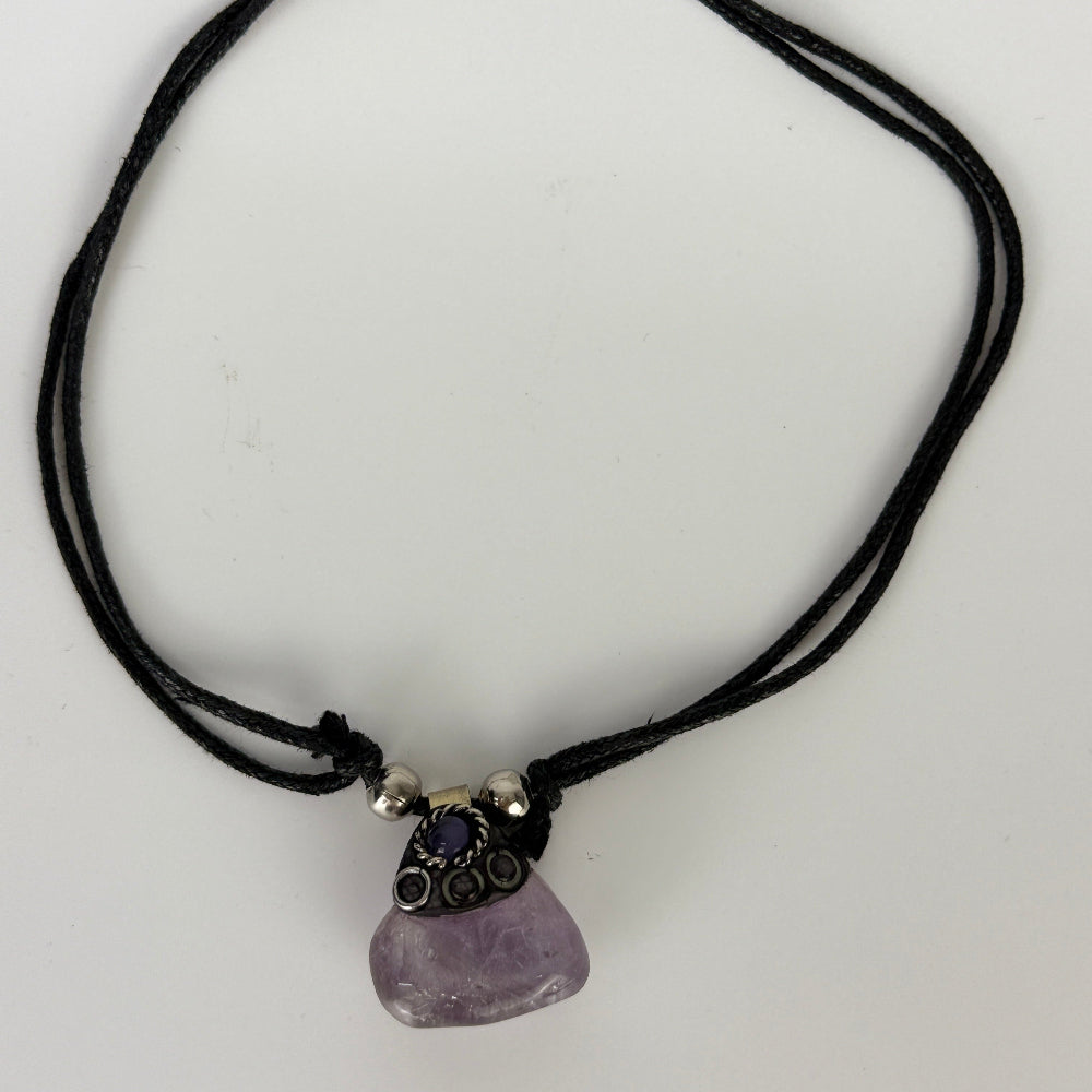 Handgefertigte Amethyst-Halskette aus Peru – Ruhe & Spiritualität