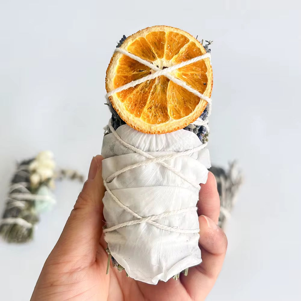 Lavendel Räucher-Set mit Weißem Salbei, Palo Santo & Kristallen