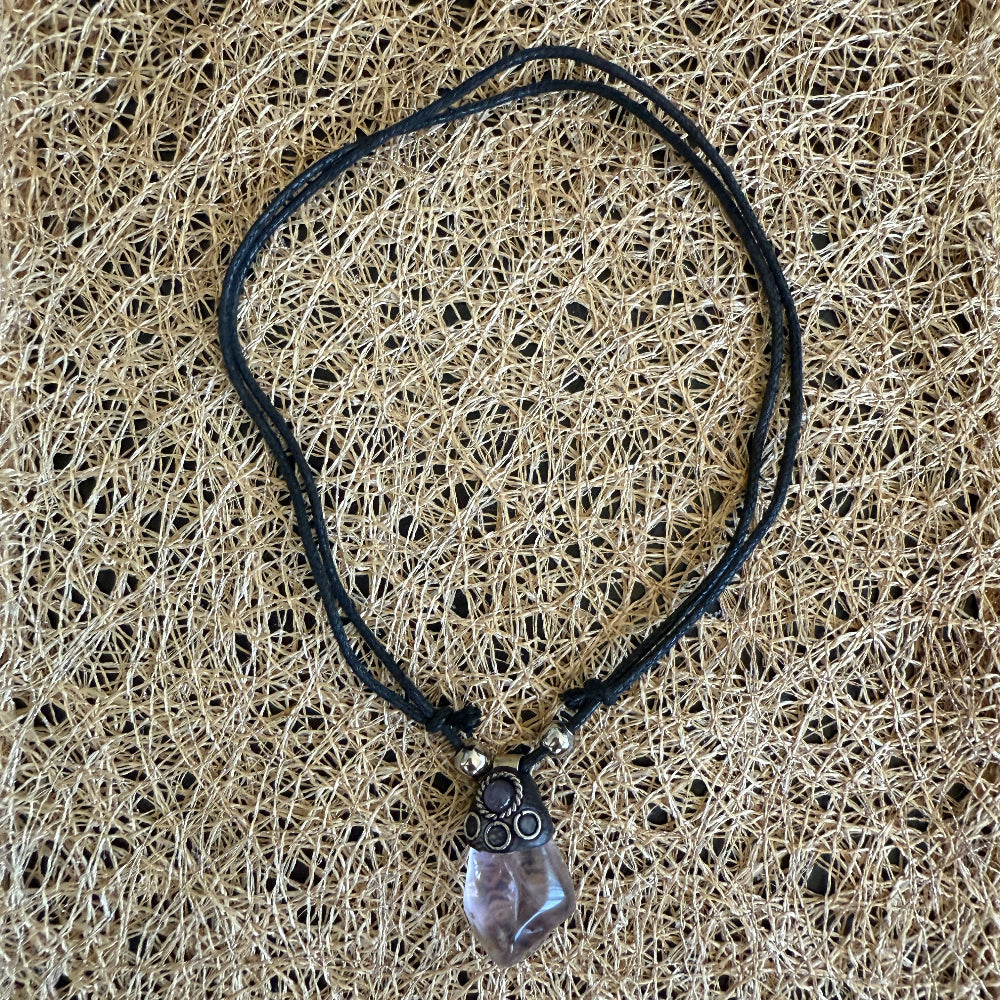 Handgefertigte Amethyst-Halskette aus Peru – Ruhe & Spiritualität