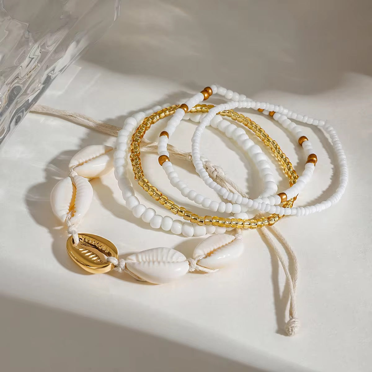 BOHO Fußkettchen Set – 7-teilig | Muschel & Seestern Charms | Weiß