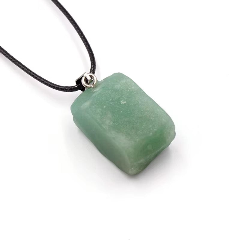 SOUL STONE Naturstein-Halskette – Schmuckdetail