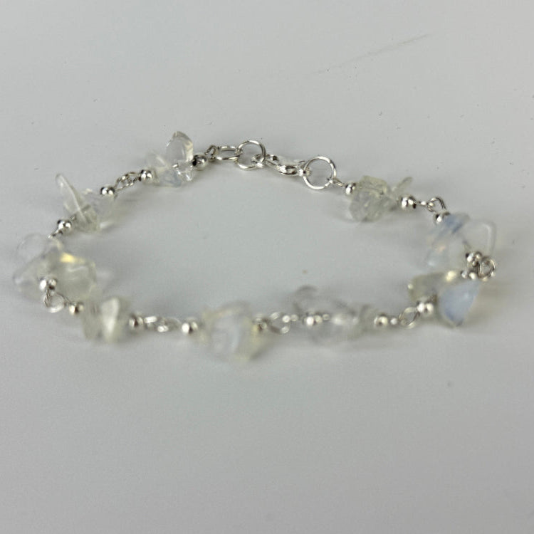 Mondstein-Armband „Intuitionskraft“ – Handgefertigt in Lima, Peru, für schmale Handgelenke