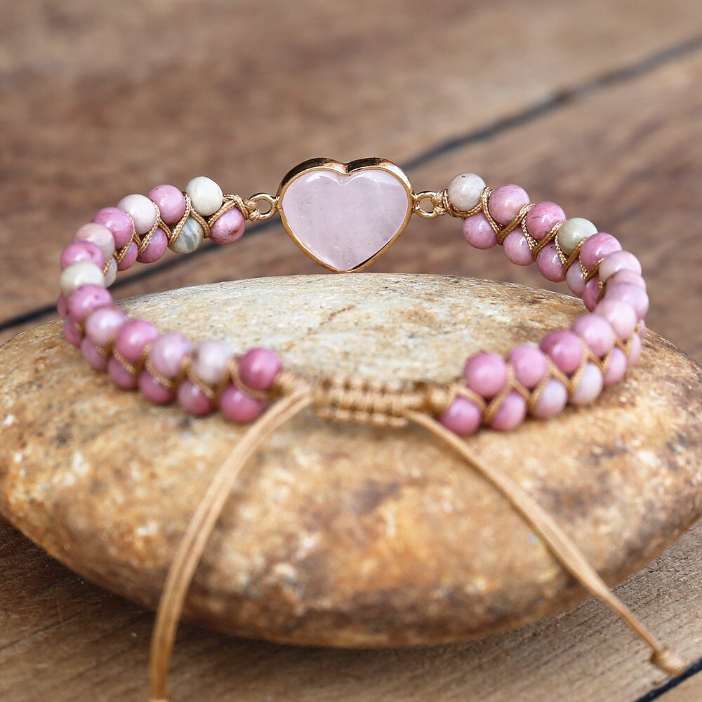 Geflochtenes Rhodonit-Armband mit verstellbarem Schiebeknoten