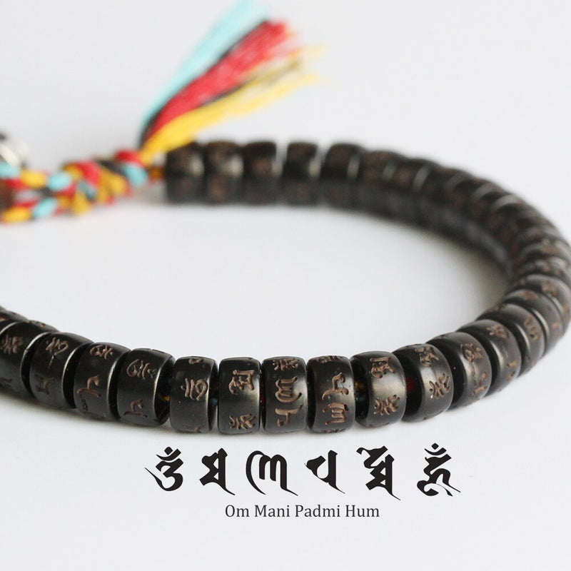 TIBETISCHES GLÜCKSKNOTENARMBAND - Om Mani Padme Hung - Juwelanda